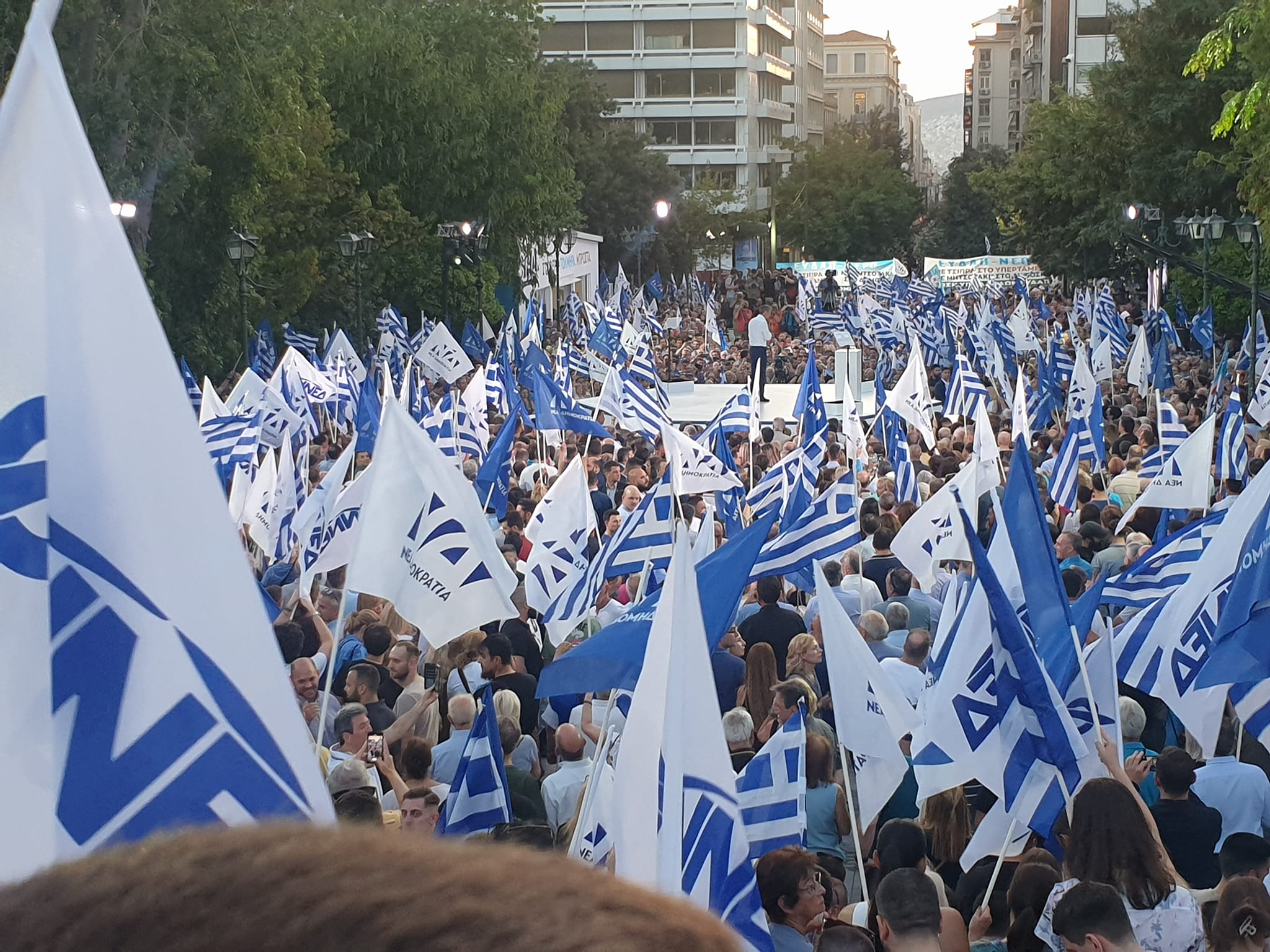 Γιωργος Βλάχος: Από την πλατεία Συντάγματος στέλνουμε ηχηρό μήνυμα Νίκης σε όλη την Ελλάδα.